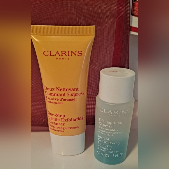 CLARINS travel cleanser & eye makeup remover with mesh zip bag - Picture 3 of 7